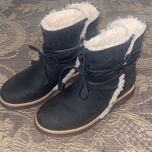 UGG BOOTIES